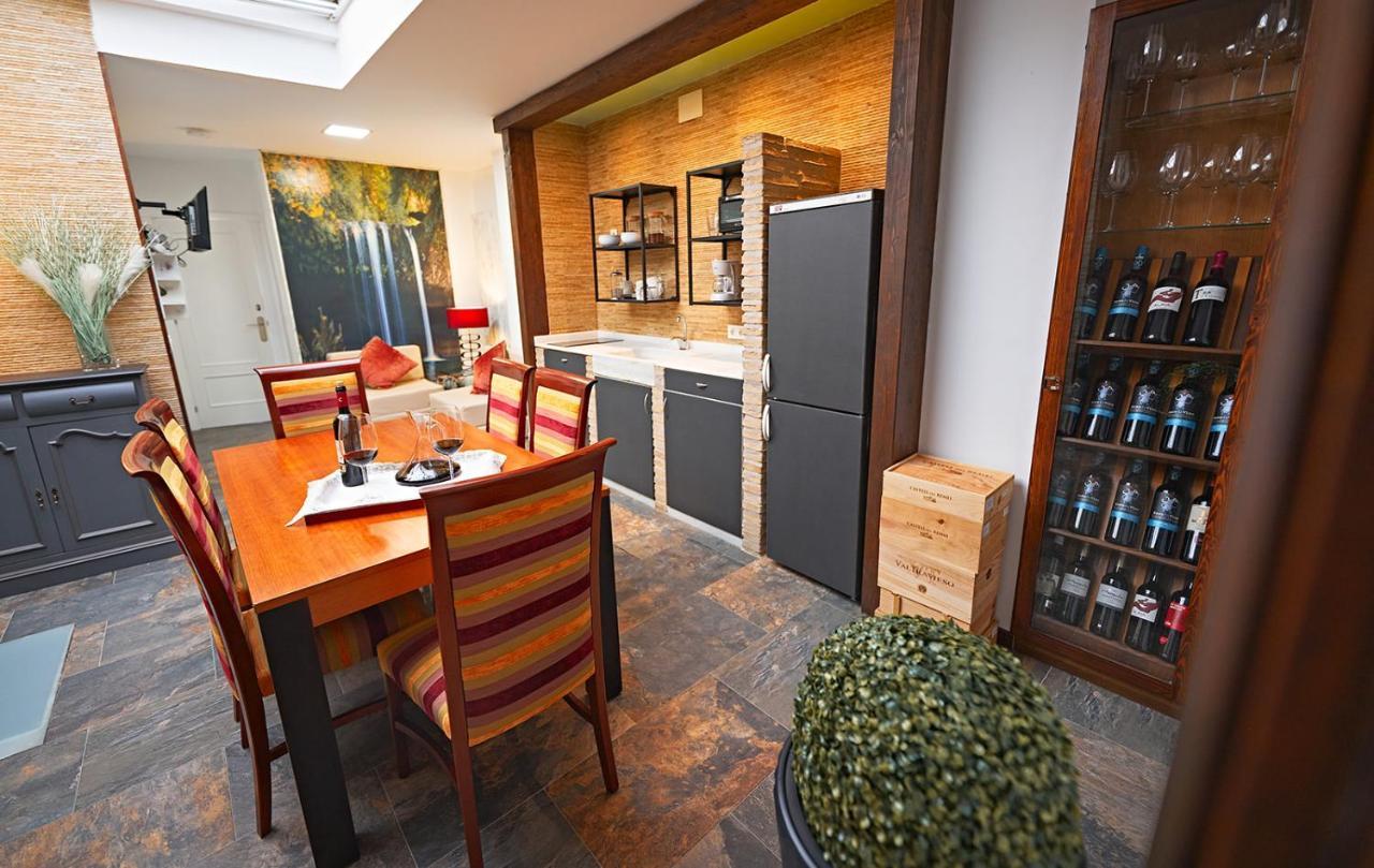 Apartamentos Infantes 28 Ronda Bagian luar foto
